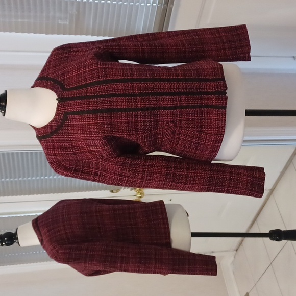 2/$50 Black & Pink Blazer - Size 9 - Picture 1 of 9